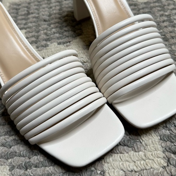 Cushionaire Imrma Strappy Block Heel Sandals - Picture 3 of 10